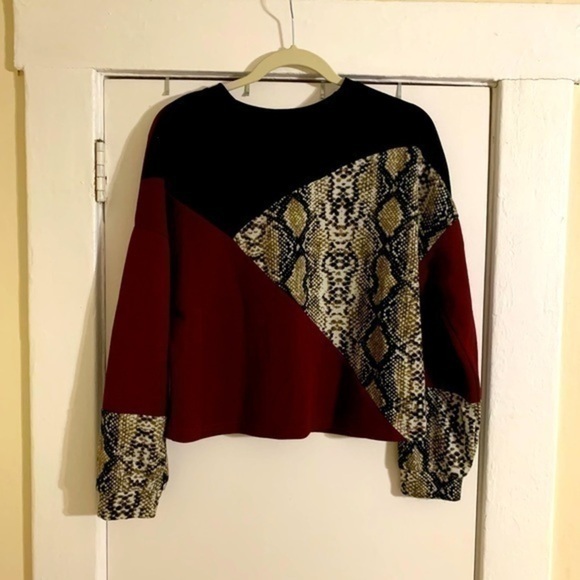 Maroon black and snakeskin Slightly cropped Top Small - Picture 1 of 6